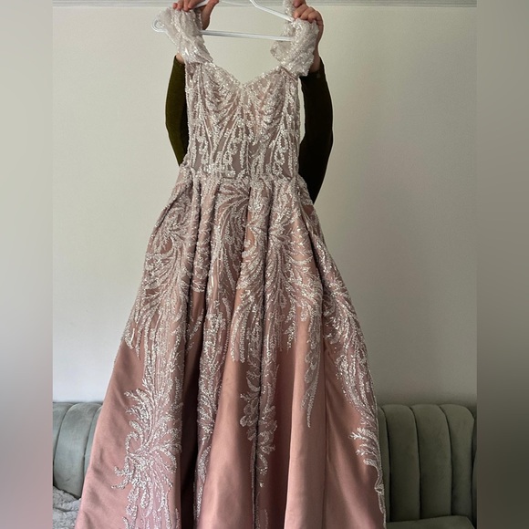 Dresses & Skirts - Elegant One Shoulder Pink Dress